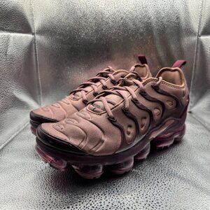 Size 9.5 Nike Air VaporMax Plus Bordeaux Smokey Mauve Womens Sneaker AO4550-200